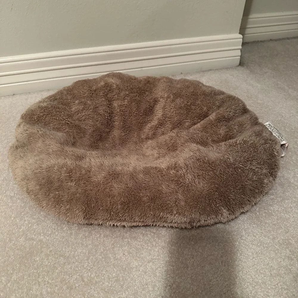 OVAL PET BED PILLOW SMALL DOG PUPPY CAT KITTY COMFY BROWN TAN BEIGE 23”x18”RED